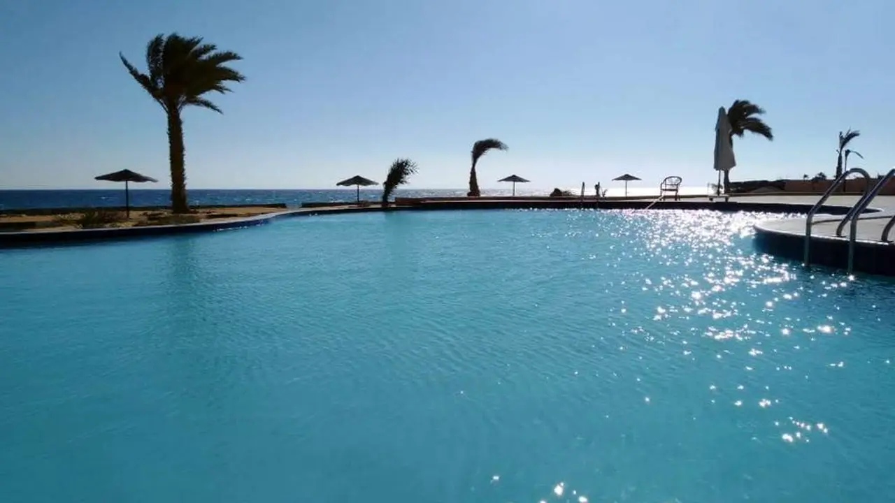 الفندق دوم مارينا - العين السخنة